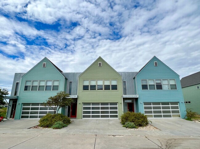 Foto del edificio - Stunning Modern Urban Loft – Spacious, Stylish, and Conveniently Located
