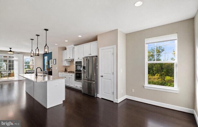 Foto del edificio - 15343 Linville Creek Dr