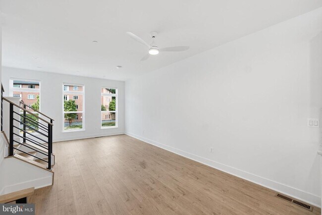 Foto del edificio - 5548 Topaz Ln