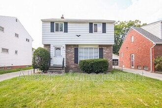 Building Photo - 404 E 215th St