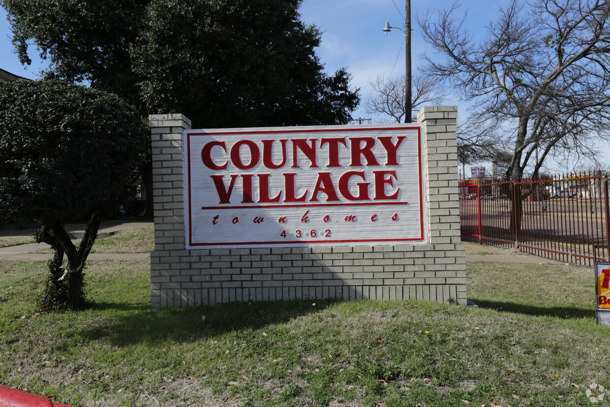 Primary Photo - Country Village Apartments