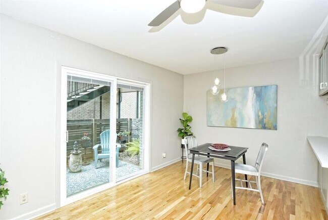 Foto del edificio - 7801 Shoal Creek Blvd