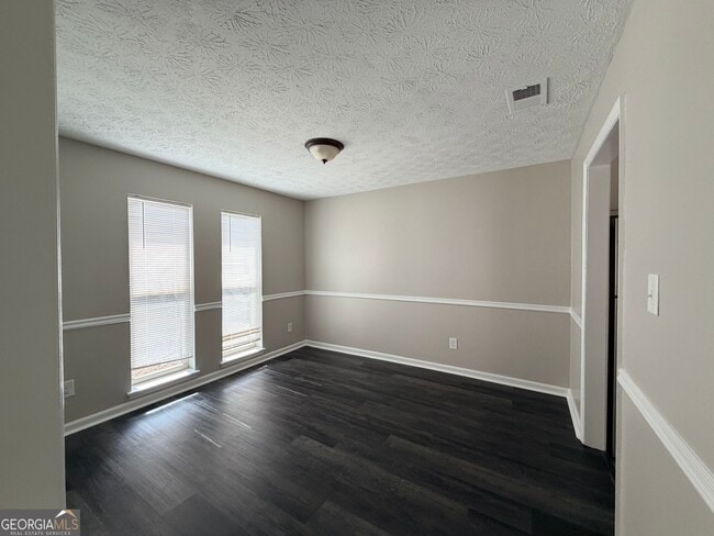 Foto del edificio - 1228 Maggie Ln SE