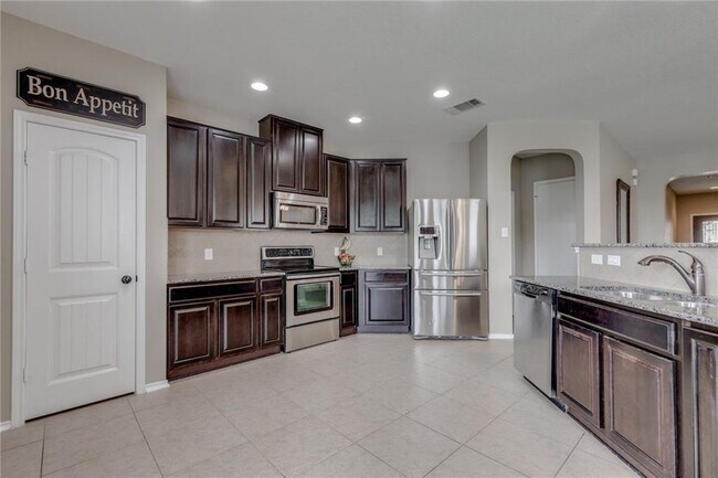 Foto del edificio - 1004 Lily Pad Ln