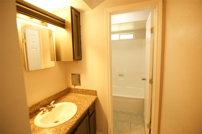 Building Photo - 9711 Courben Ln