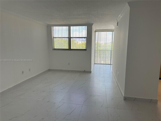 Foto del edificio - 9401 SW 4th St
