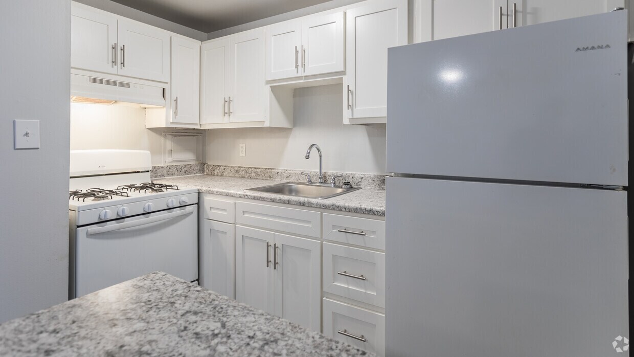 The Grand Hampton At Langley 611 Michigan Dr Hampton, VA Apartments