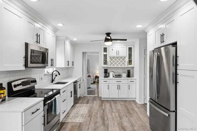 Foto del edificio - 97 Grant Dr