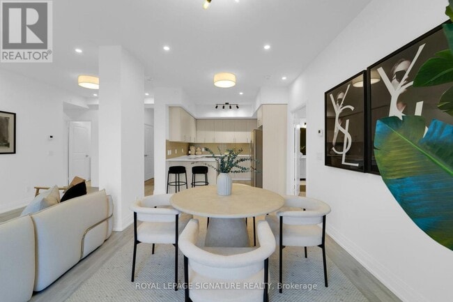 Photo du bâtiment - 591-591 Sheppard Ave E