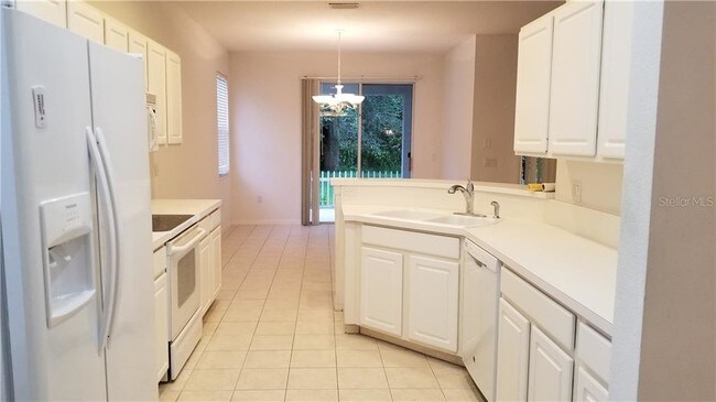 Building Photo - 870 Greystone Ln