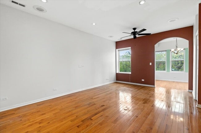 Building Photo - 7717 N Marshfield Ave