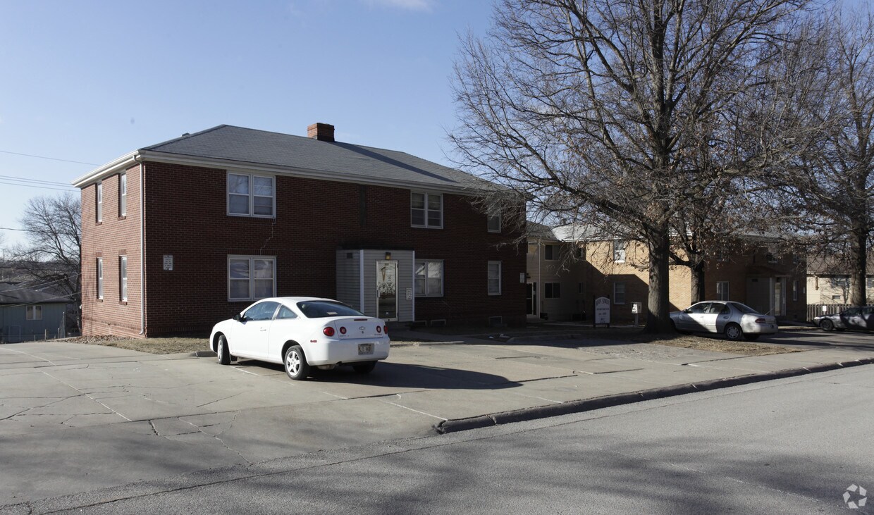 Primary Photo - Main Street Apartments