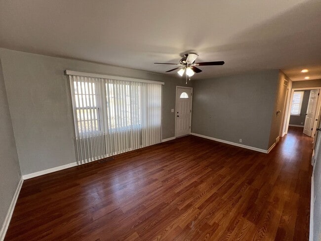 Building Photo - Coming Soon – Spacious 3-Bedroom Home with Garage