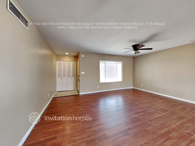 Foto del edificio - 2184 E Broadmor Dr