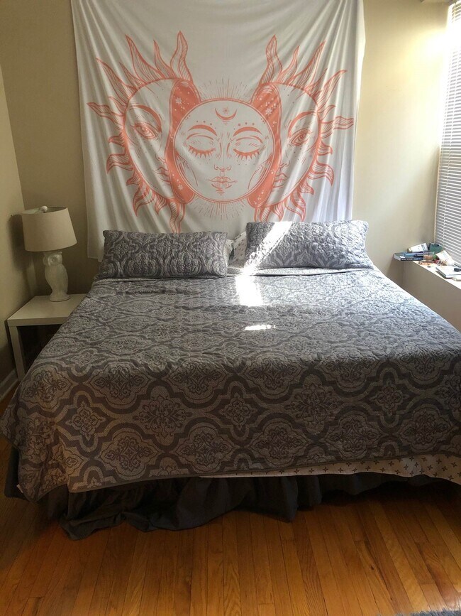 Bedroom - 4143 N Sheridan Rd