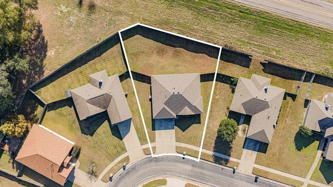 Building Photo - 19107 River Rock Dr