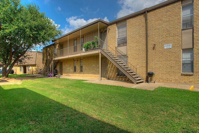 Foto del edificio - Bear Creek Apartments