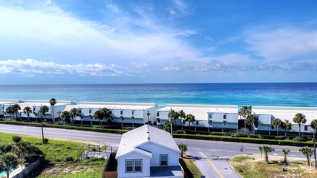 Building Photo - 114 Palm Beach Dr
