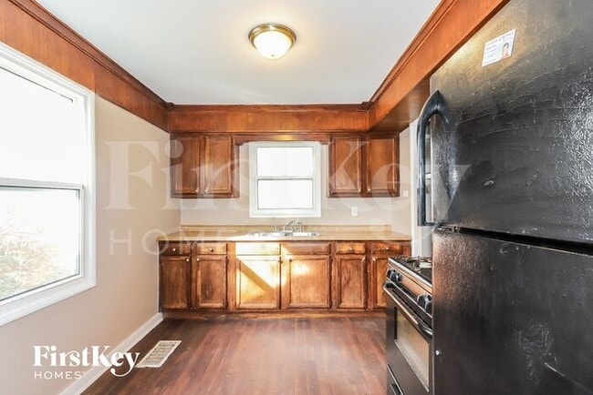 Building Photo - 308 Shabbona Dr