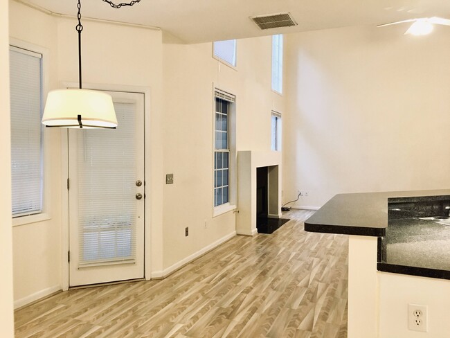 Foto del edificio - 11080 Kimball Crest Dr