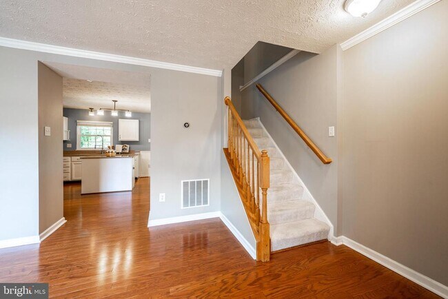 Foto del edificio - 6607 Cambria Terrace