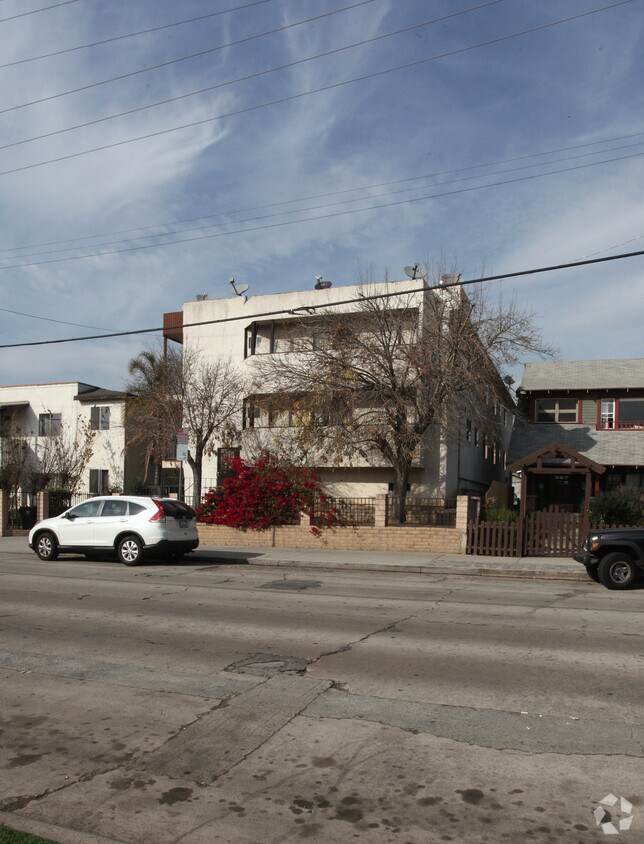 Building Photo - 4623 Prospect Ave