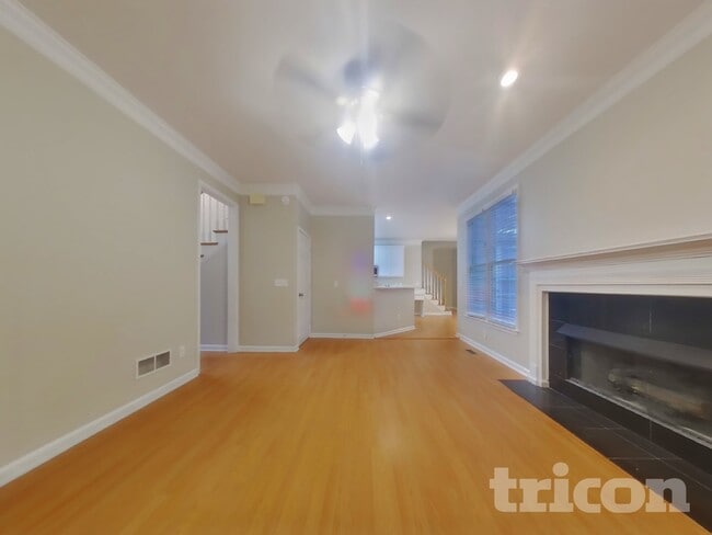 Building Photo - 1538 Fallen Leaf Dr SW