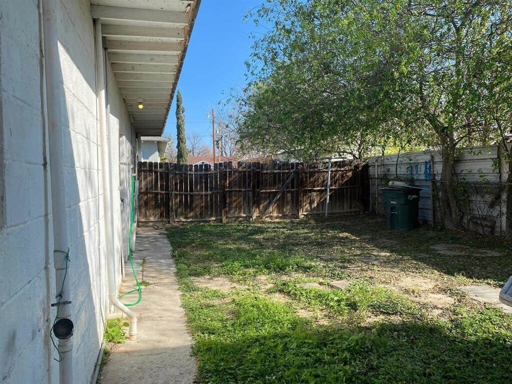 Foto del edificio - 503 W 1st St