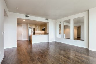Building Photo - 38 N Almaden Blvd