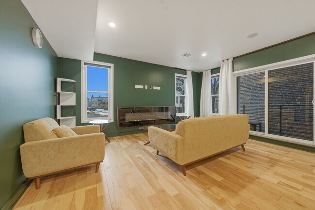 Building Photo - 186 Paris St