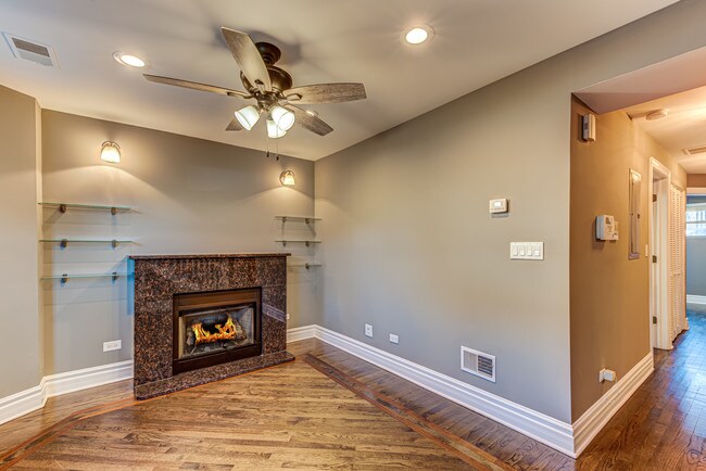 Foto del edificio - 4351 S Forrestville Ave