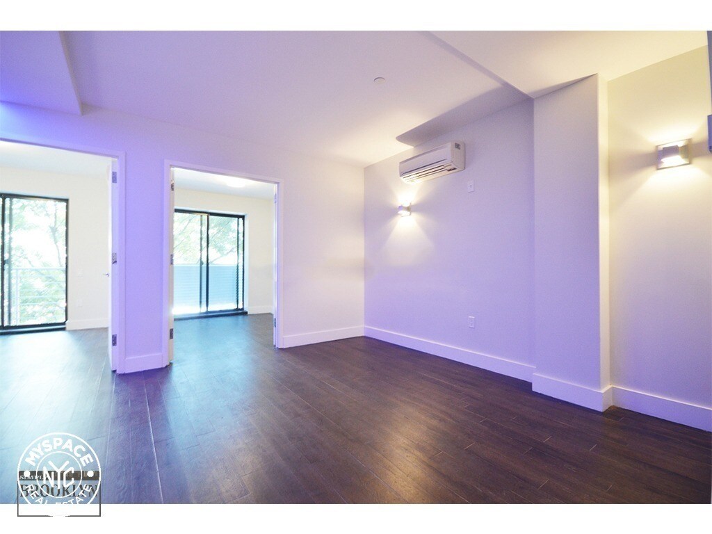 Foto principal - 146 Meserole St