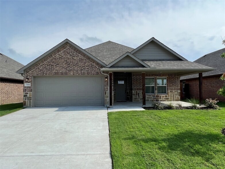 Foto principal - 708 Tippit Ln