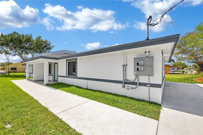 Foto del edificio - 673 NW 14th St