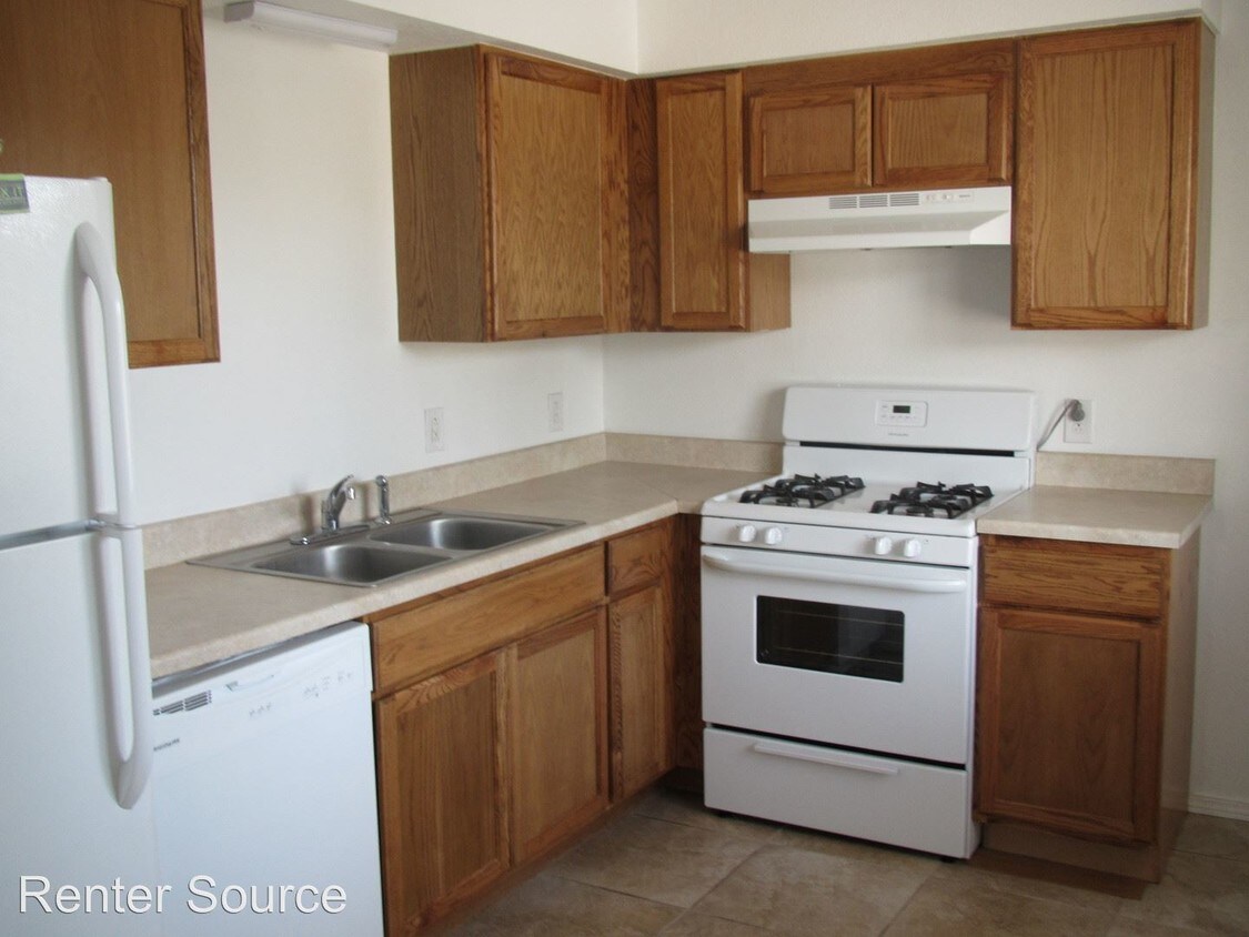 Primary Photo - 229 Hanosh Ct SE