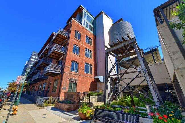 Building - 2960 Inca St