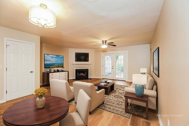 Photo - 3 bedroom / 2.5 bath Townhome – Spacious T...