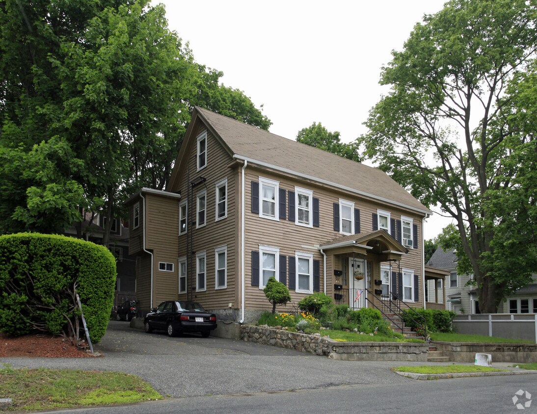 11 Chestnut St, Wakefield, MA 01880 Apartments in Wakefield, MA