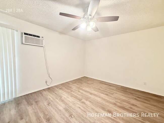 Building Photo - 1221 Amherst Ave