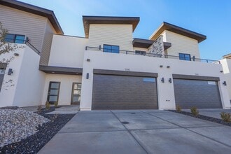 Building Photo - 596 Elmbrook Dr