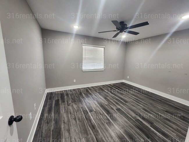 Building Photo - 5258 N Plumthicket St