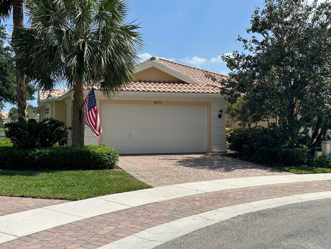 Primary Photo - 8270 Eleuthera Ln