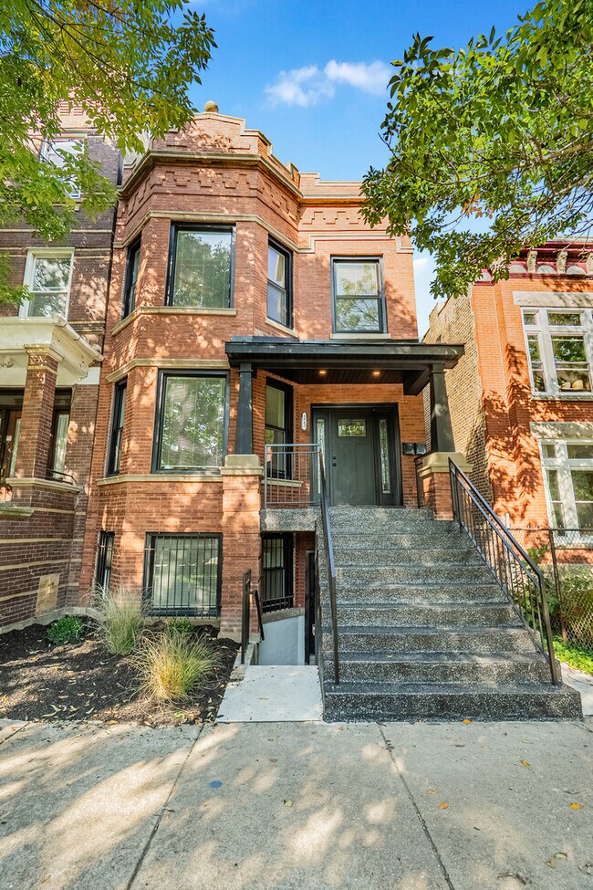 Building Photo - 1442 N Kedzie Ave