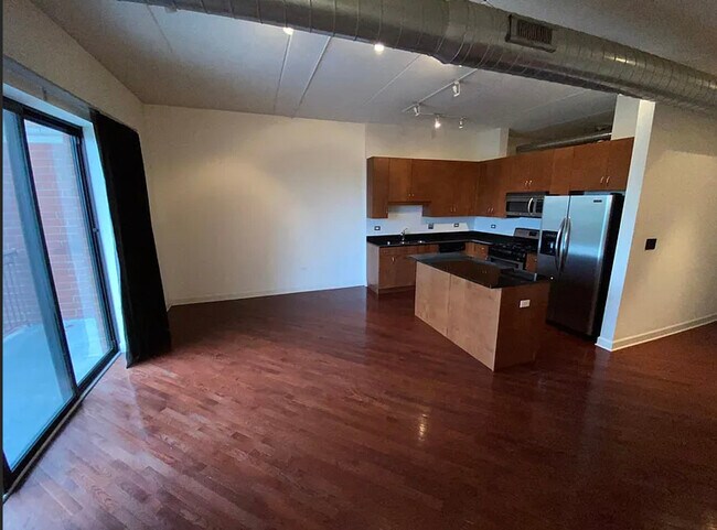 Foto del edificio - 3123 W Fullerton Ave