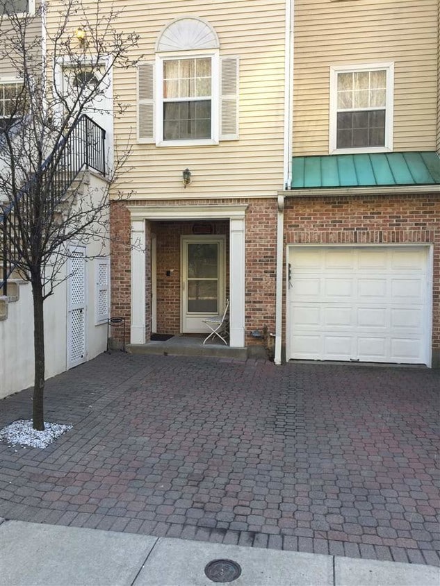 Primary Photo - 20 Bergen Ridge Rd