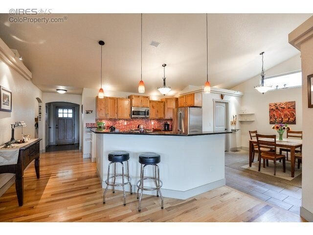 Foto del edificio - 2427 Maple Hill Dr