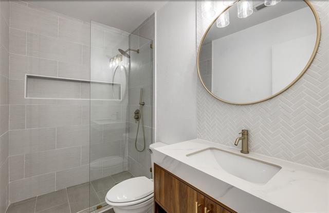 Foto del edificio - 920 Hidden Oaks Dr