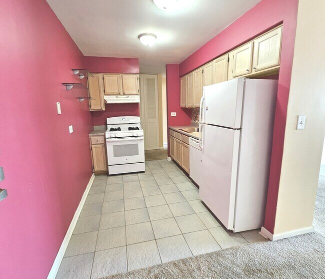 Building Photo - 1375 Rebecca Dr