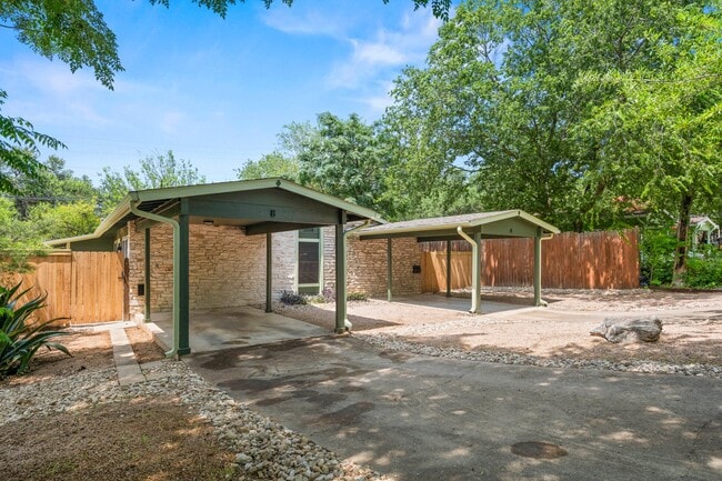 Building Photo - 3508 Southridge Dr