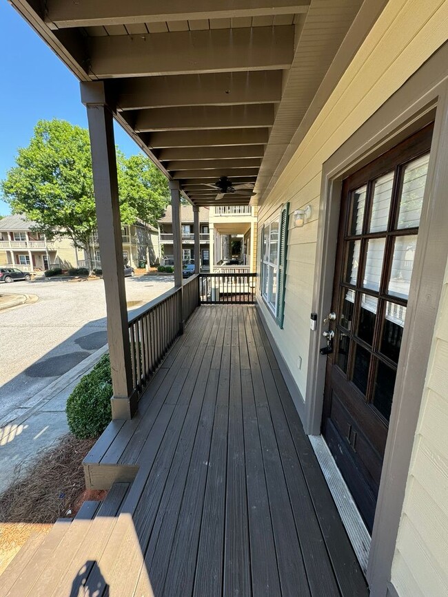 Building Photo - Awesome Property @ The Verandas on Ruth St.!